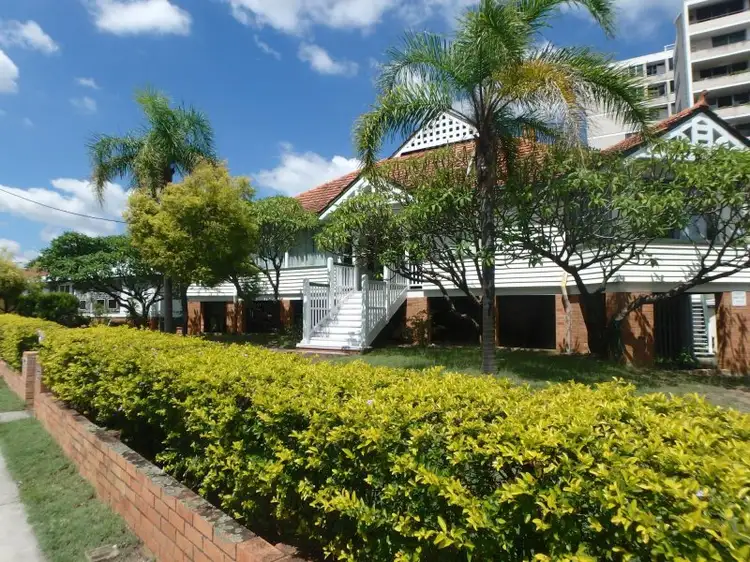 8/27 Dornoch Terrace