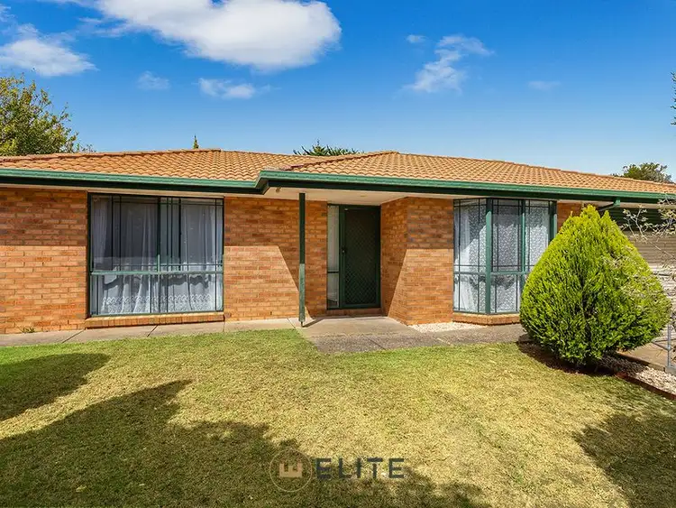 2 Moloney Court, Berwick VIC 3806