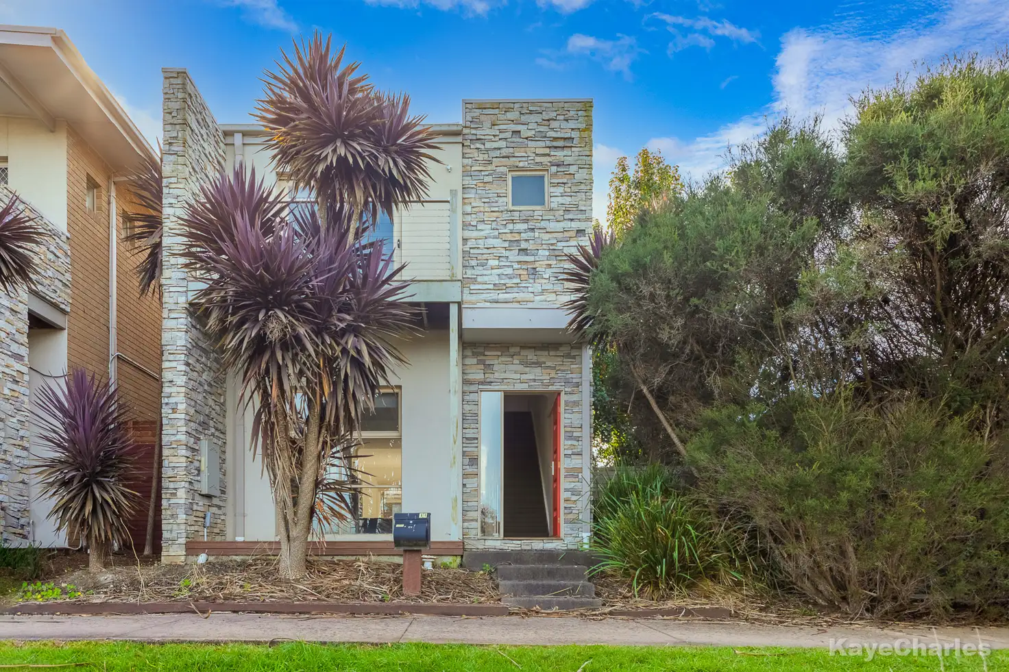 Main view of Homely townhouse listing, 11 Pendula Place, Pakenham VIC 3810