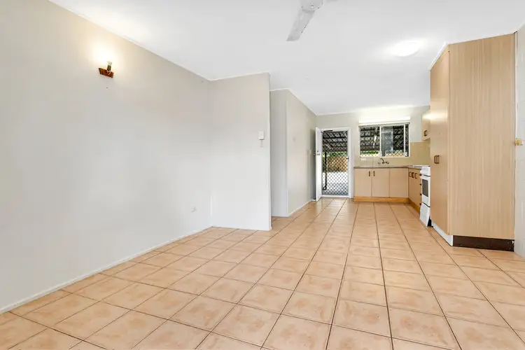 4/11 Sandown Close, Woree QLD 4868