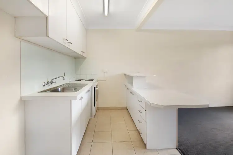 Fifth view of Homely unit listing, 4/194 HIGH STREET, Southport QLD 4215