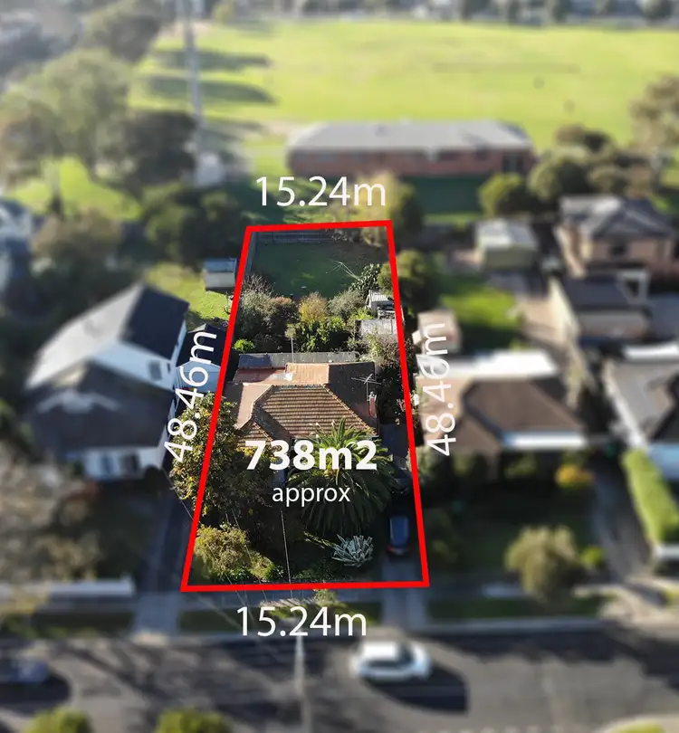 8 Grevillia Road, Oak Park VIC 3046