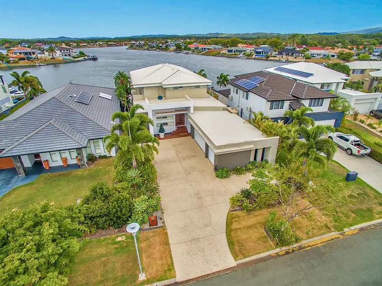 136 THE PENINSULA, Helensvale QLD 4212