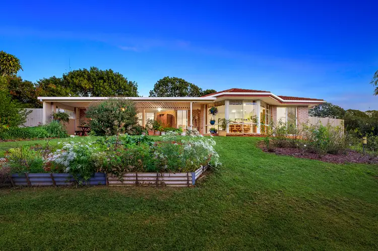 25 Hilltop Cresent, Maleny QLD 4552