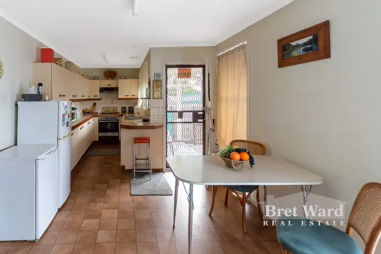 Sixth view of Homely house listing, 27 Cameron Crescent, East Bairnsdale VIC 3875