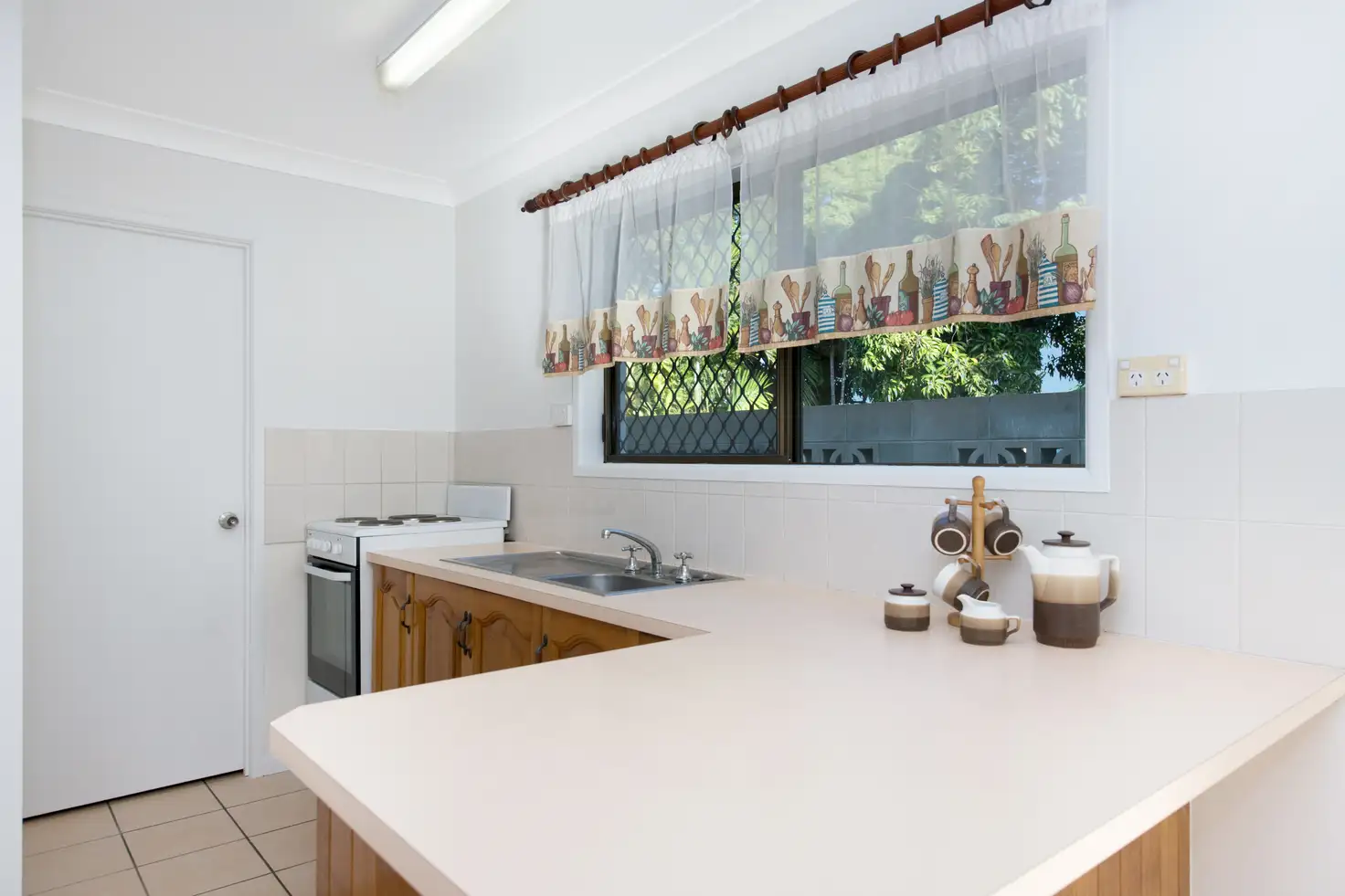 Main view of Homely unit listing, 5/4 Crauford Street, West End QLD 4810
