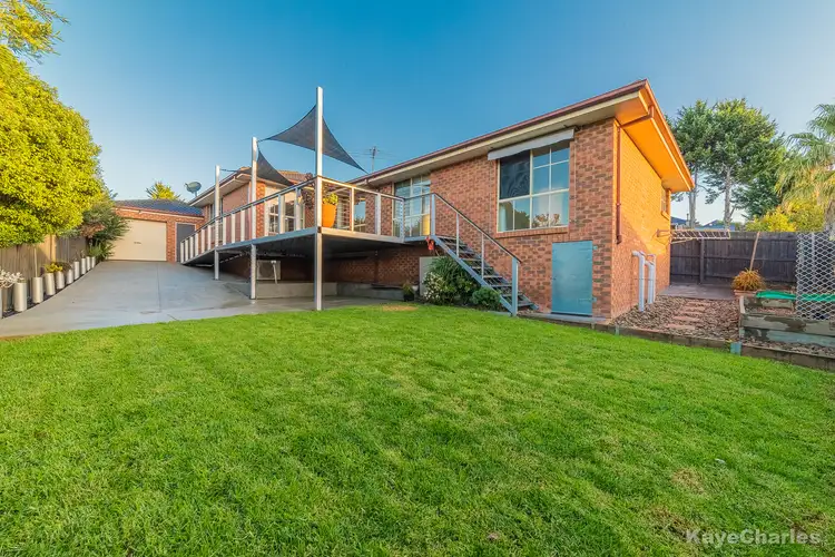 126 Earlsfield Drive, Berwick VIC 3806