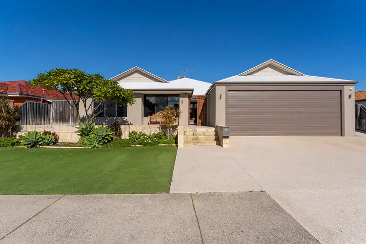 25 Grandmere Parade, Meadow Springs WA 6210