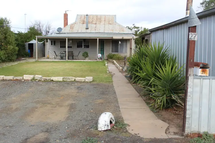 27 Fraser Street, Nhill VIC 3418