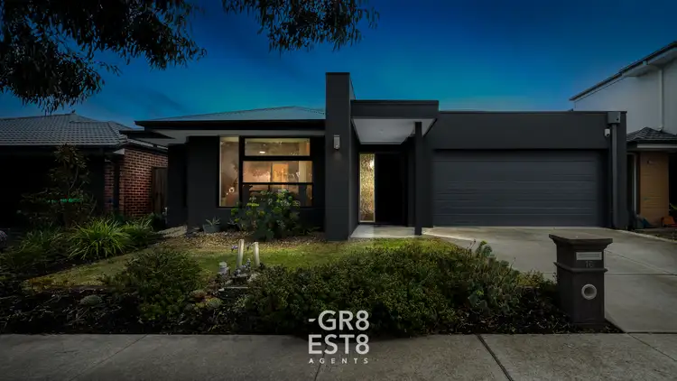 16 STATHAM VIEW, Cranbourne West VIC 3977