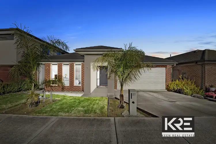 21 Lucinda Lane, Cranbourne North VIC 3977