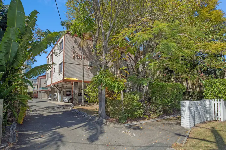 1/29 Ahern Street, Labrador QLD 4215