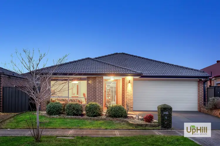 5 Dellinea Street, Cranbourne North VIC 3977