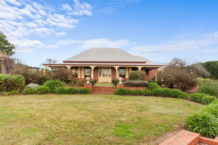 94-96 McMillan Street, Stratford VIC 3862