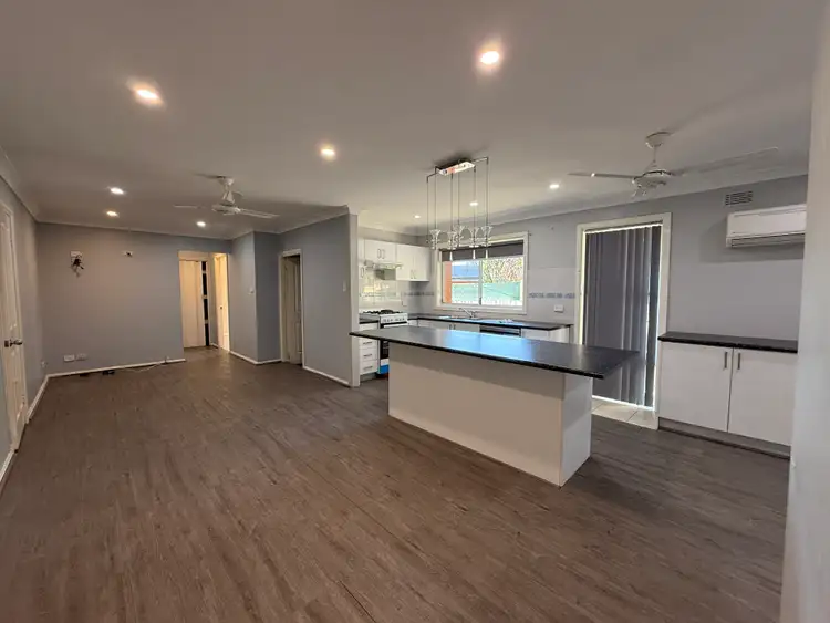 7 Evelyn Street, Macquarie Fields NSW 2564