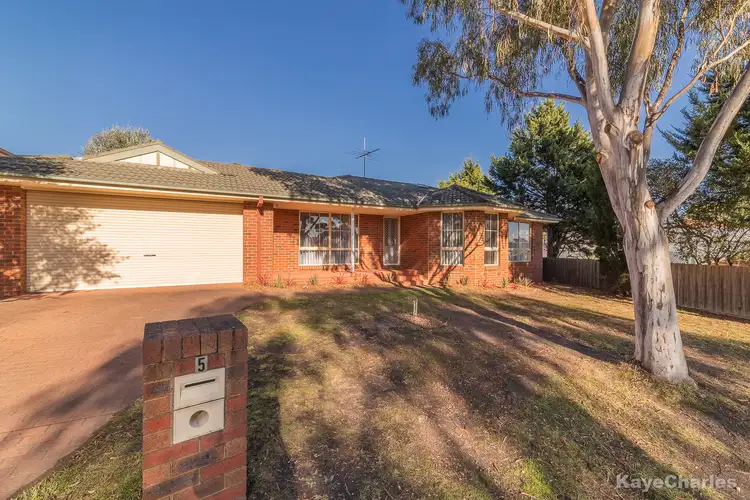5 Garden Court, Berwick VIC 3806