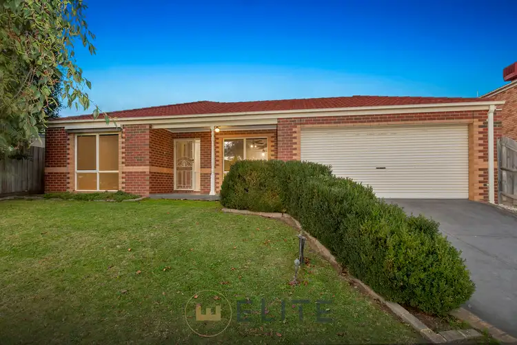 6 Glenisla Way, Berwick VIC 3806