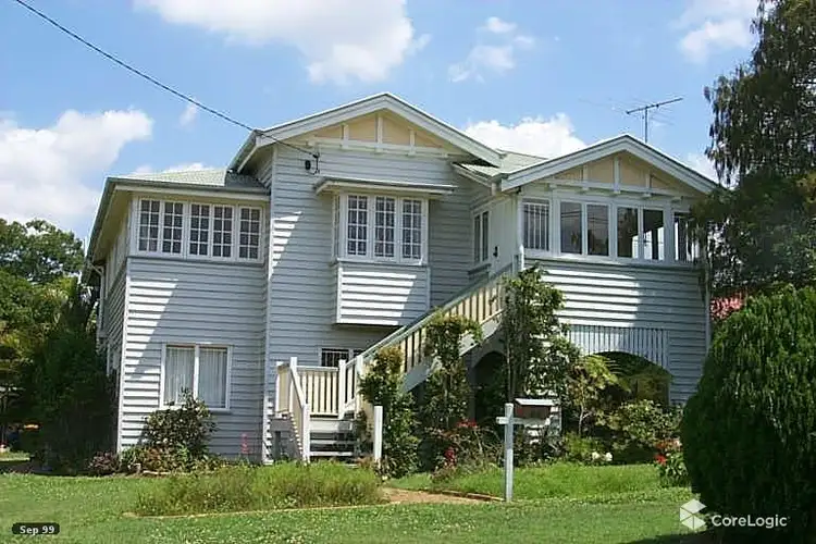 68 William Terrace, Oxley QLD 4075