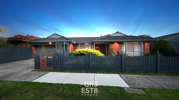 142 COURTENAY AVENUE, Cranbourne North VIC 3977
