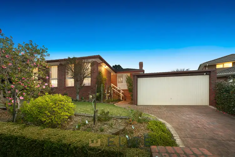 17 Howell Drive, Berwick VIC 3806
