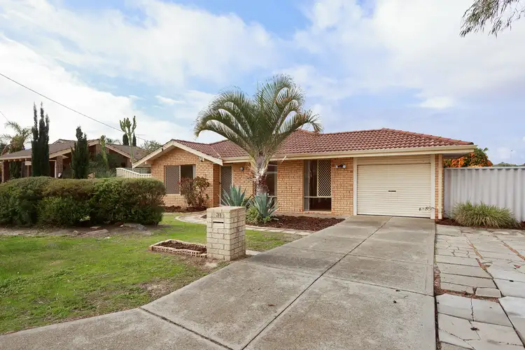 31 Bresnahan Place, Marangaroo WA 6064