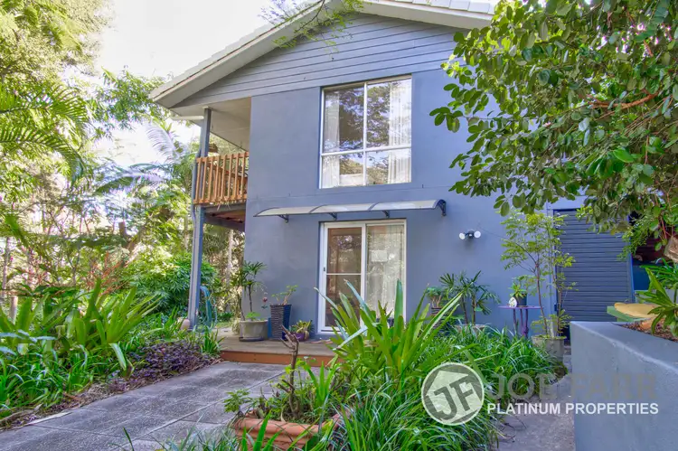 15 HELENSVALE ROAD, Helensvale QLD 4212