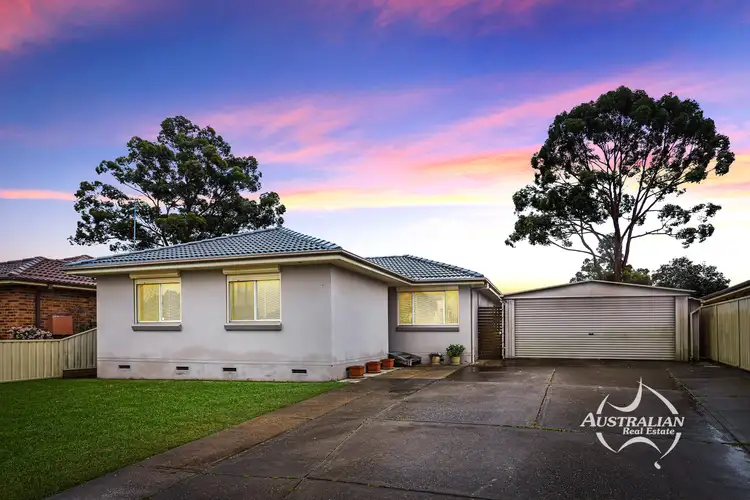 25 McIntyre Avenue, St Clair NSW 2759