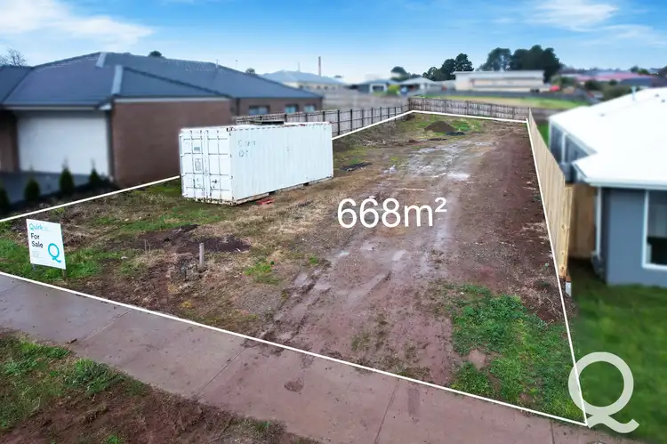 18 Weebar Road, Drouin VIC 3818