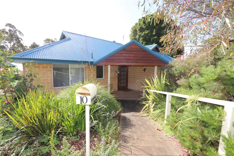 10 MILLAR STREET, Denmark WA 6333