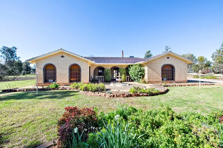 14 Lakeland Drive, Dubbo NSW 2830