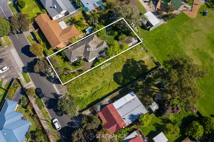 2 Woodlands Grove, Frankston VIC 3199