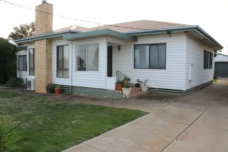 27 George Street, Nhill VIC 3418