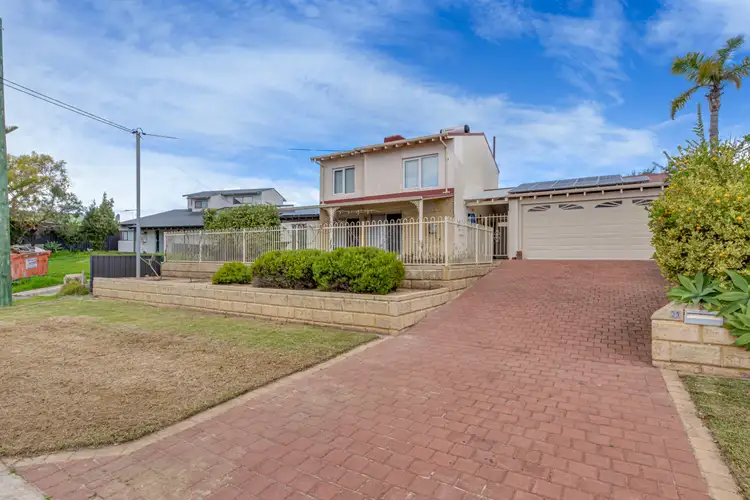 25 Moorpark Avenue, Yanchep WA 6035