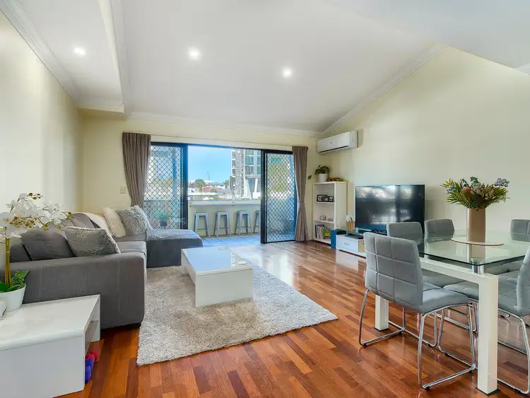 Fourth view of Homely apartment listing, 15/30 Mollison Street, South Brisbane QLD 4101