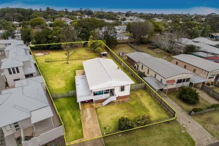 8 Swallow Court, Newtown QLD 4350