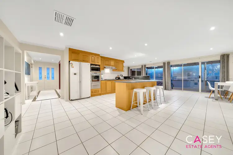 Fifth view of Homely house listing, 4 Glenview Rise, Berwick VIC 3806
