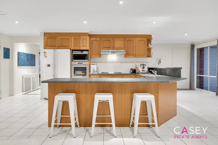 Sixth view of Homely house listing, 4 Glenview Rise, Berwick VIC 3806