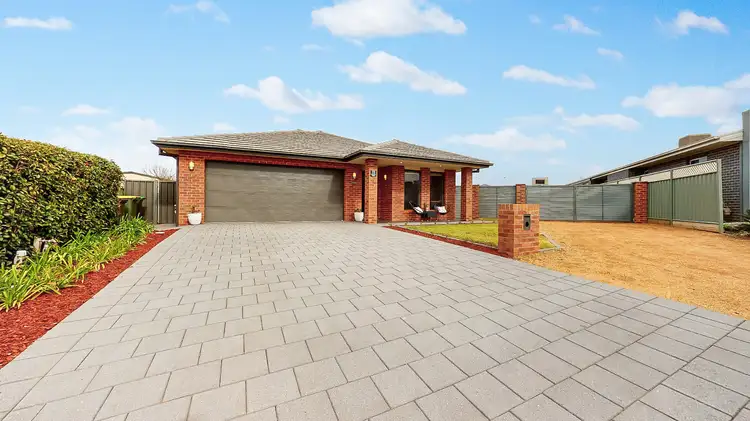 11 Peabody Place, Dubbo NSW 2830