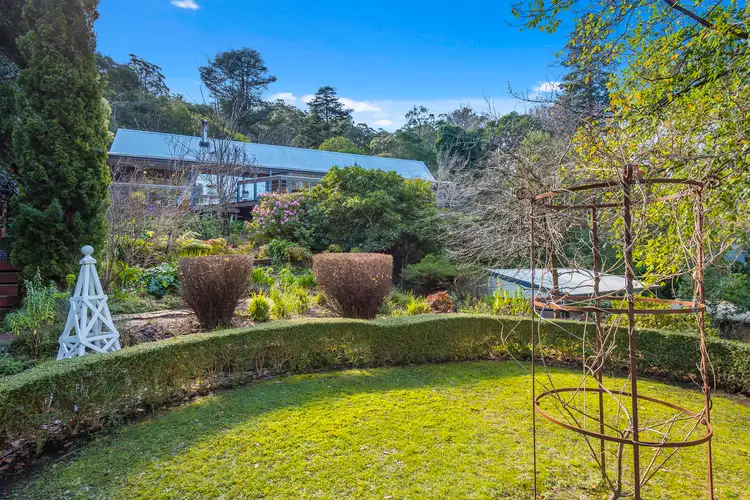 24 Ryans Parade, Mount Macedon VIC 3441
