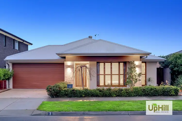 7 Huntley Street, Cranbourne North VIC 3977
