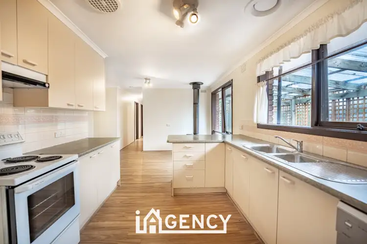 Fifth view of Homely house listing, 4 Hutchins Avenue, Endeavour Hills VIC 3802