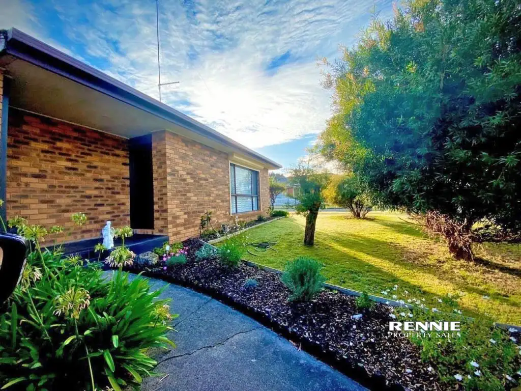 Main view of Homely townhouse listing, 1/1 MacDougal Court, Traralgon VIC 3844