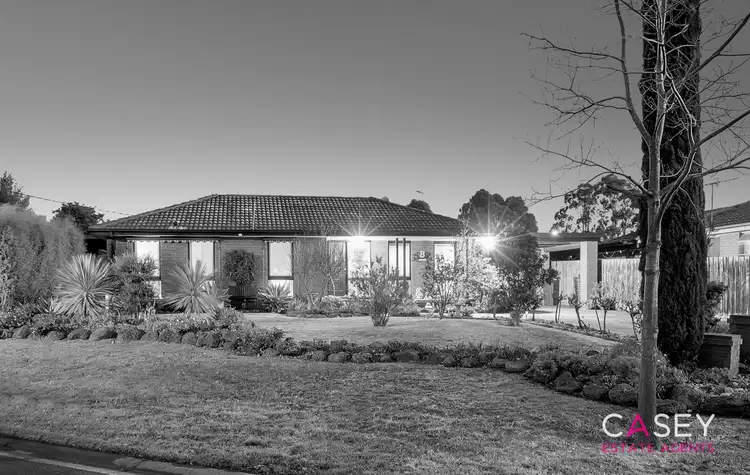 8 Mallory Court, Cranbourne VIC 3977