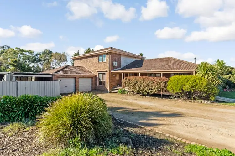 Second view of Homely house listing, 5 McCarthy Court, Wallan VIC 3756