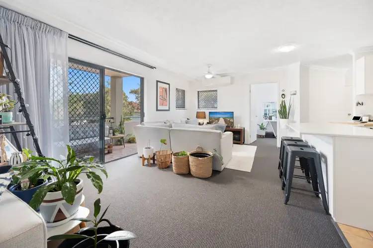 Main view of Homely unit listing, 3/25 Chester Terrace, Southport QLD 4215
