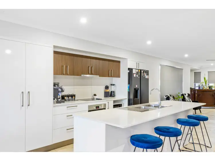 Third view of Homely unit listing, 1/19 Amalfi Drive, Zilzie QLD 4710