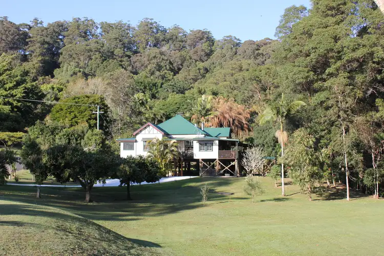 5 Benjamins Lane, Ocean Shores NSW 2483