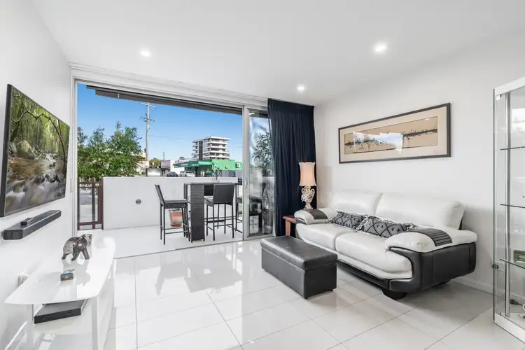 Third view of Homely apartment listing, 2/22 Bay Terrace, Wynnum QLD 4178