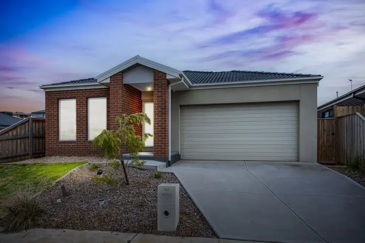 10 Oliver Street, Doreen VIC 3754