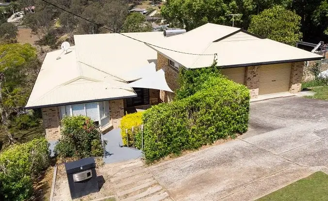 7 Sunnybank Avenue
